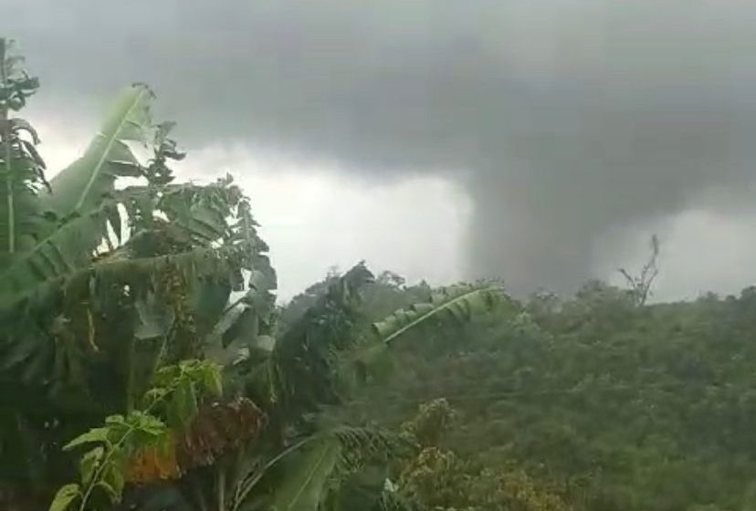 Tornado atinge cidade no norte do Paraná