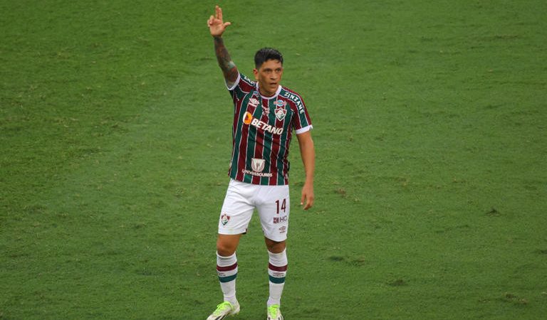 Com profecia de Diniz, John Kennedy decide, Fluminense vence o Boca e conquista a Libertadores pela primeira vez