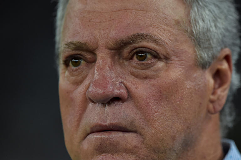 Ele teve coragem de escrever isso do Paulo Bracks: Abel Braga ‘manda a real’ após 2 demissões no Vasco