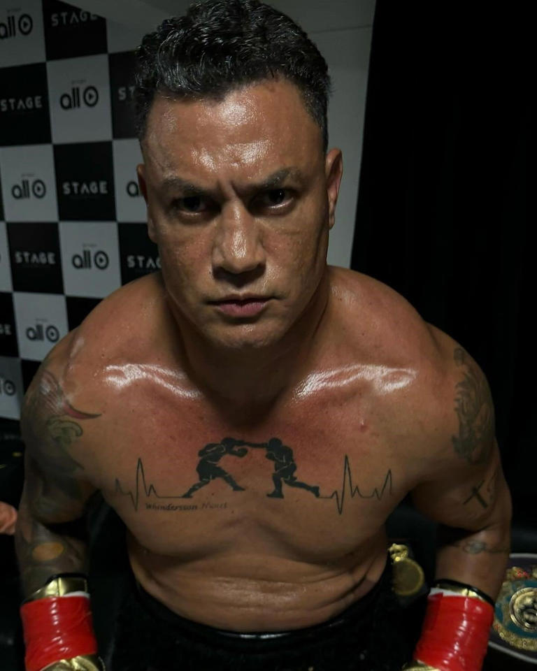 Popó vence empresário catarinense em luta de exibição e se irrita com Vitor Belfort