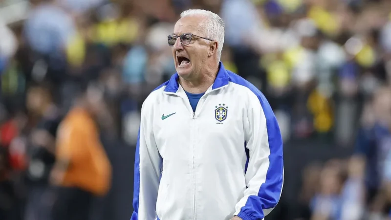Dorival Júnior recebe ‘alerta’ da diretoria do Corinthians antes de duelo contra o Cruzeiro; entenda