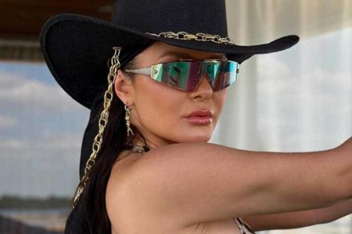 Maraisa surge com maiô cavado e provoca: ‘A onça está solta’