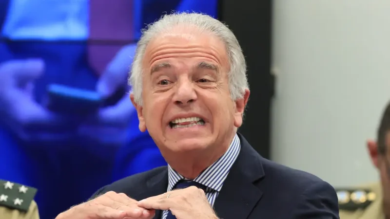 Ministério da Defesa vai ser incluído no pacote do corte de gastos