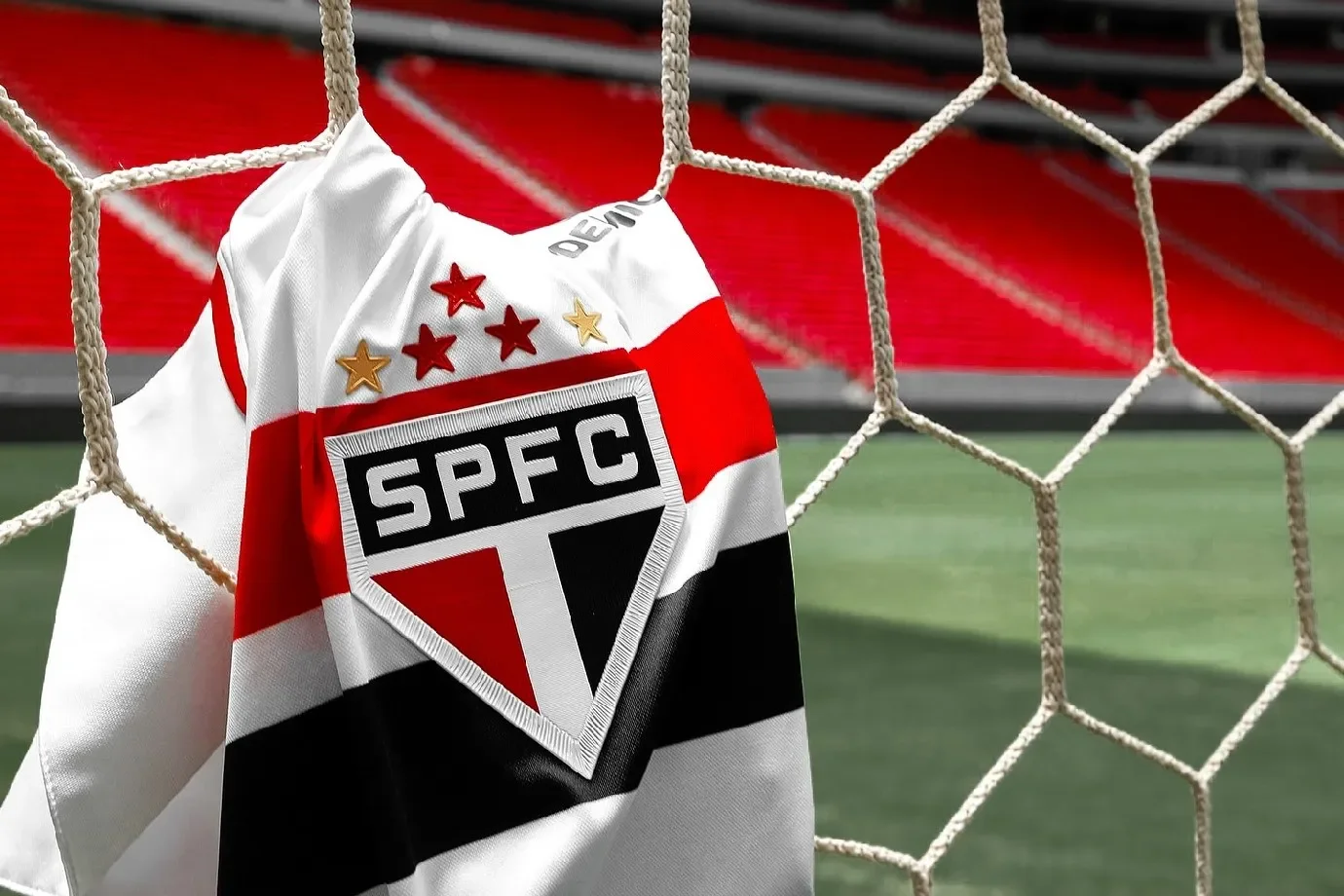 CBF vai à Fifa por divulgação de áudios do VAR após pedido do São Paulo