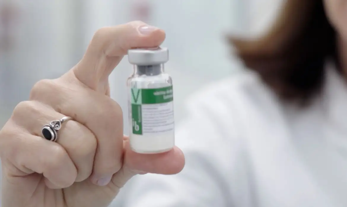 Butantan desenvolve primeira vacina brasileira contra gripe aviária