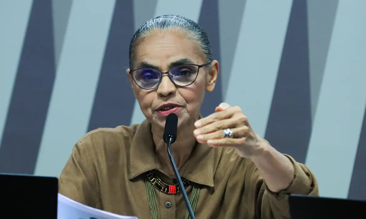 Marina Silva abandona audiência após bate-boca com senadores