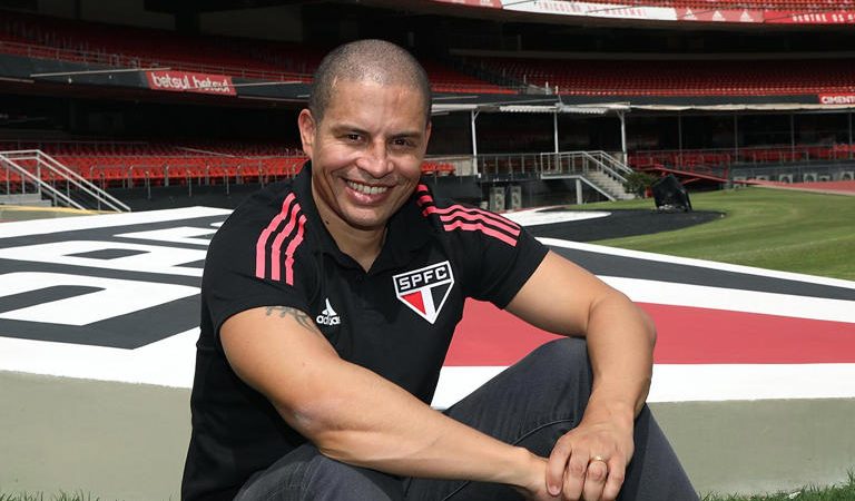 Alex é o novo técnico de clube da Série B do Brasileirão