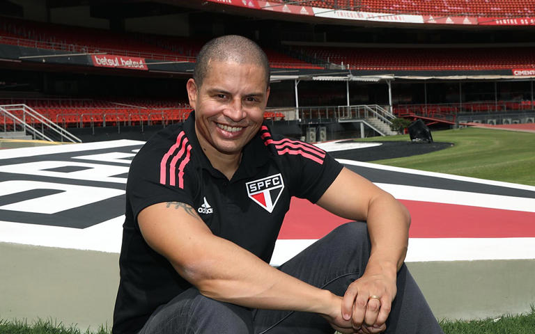 Alex é o novo técnico de clube da Série B do Brasileirão