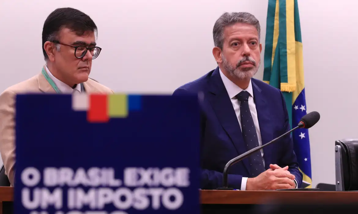 Comissão especial da Câmara aprova projeto que isenta IR até R$ 5 mil