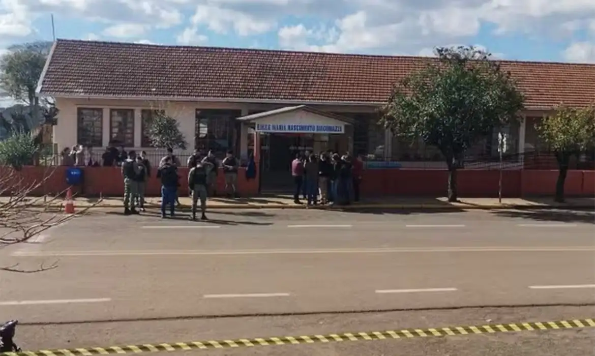 Escola receberá psicólogos especialistas em violência após atentado