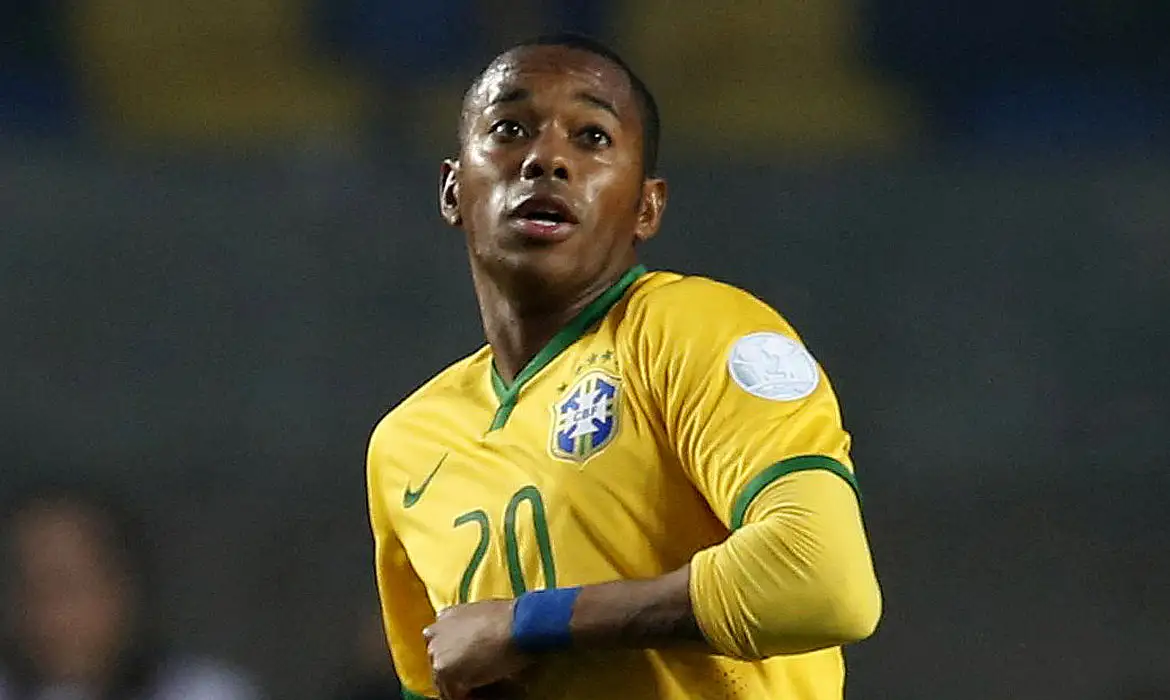 Supremo forma maioria para manter a prisão do ex-jogador Robinho