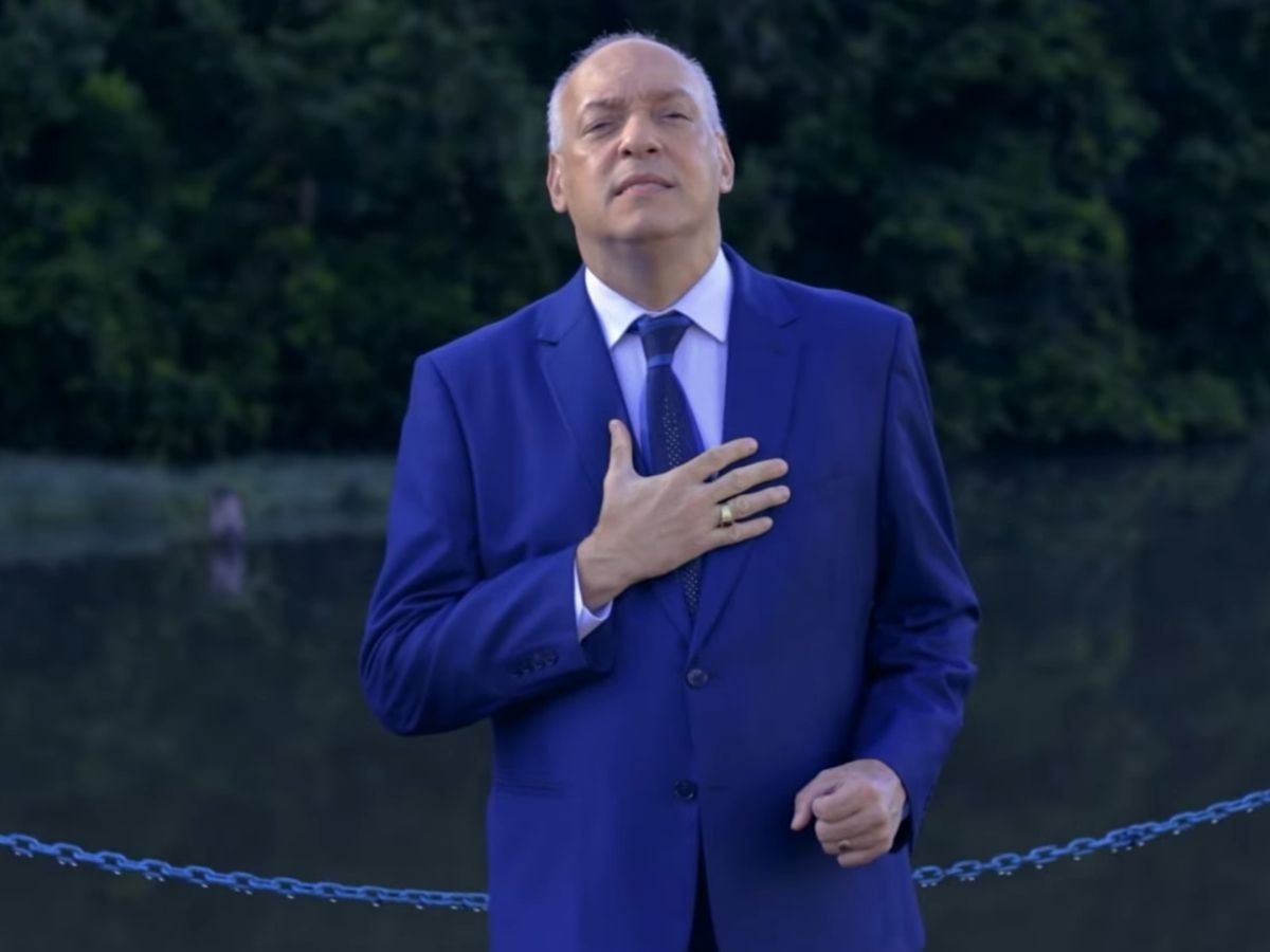 Quem é o pastor Eduardo Costa, que virou alvo de polêmica ao aparecer de calcinha e peruca