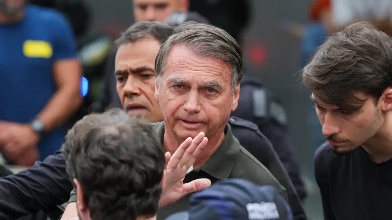 Exames de Bolsonaro mostram anemia e pneumonia residual