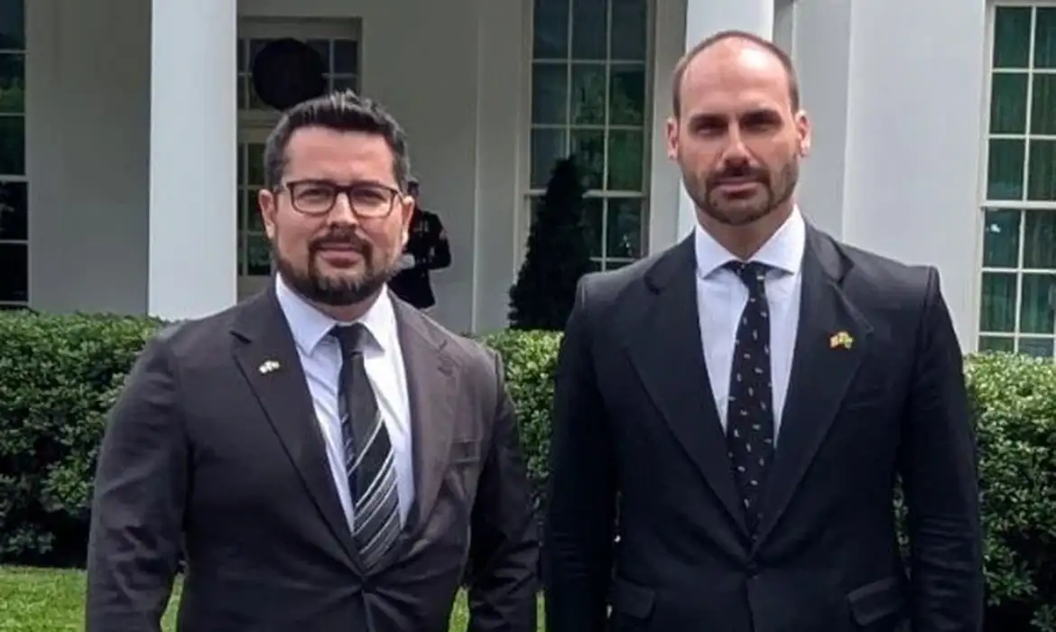 PGR denuncia Eduardo Bolsonaro e Paulo Figueiredo ao STF por coação