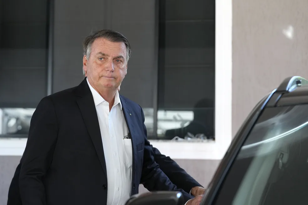 Bolsonaro é condenado a 27 anos e 3 meses de prisão