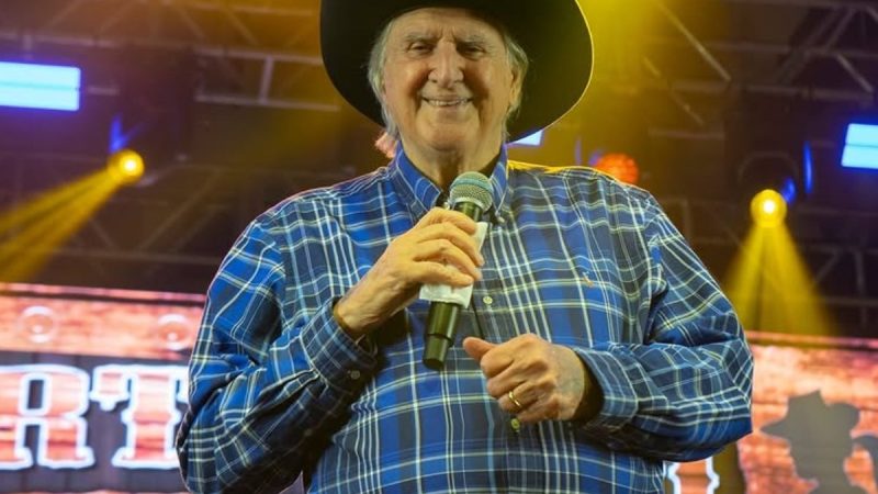 Sérgio Reis denuncia golpe com uso de sua imagem em anúncios falsos feitos por IA