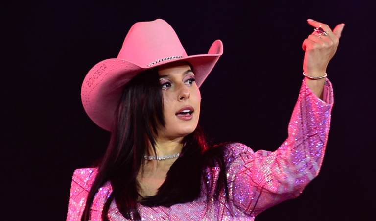 Boiadeira ou caloteira? Artista revela prejuízo de R$ 12 mil e cobra pagamento por trabalho com Ana Castela