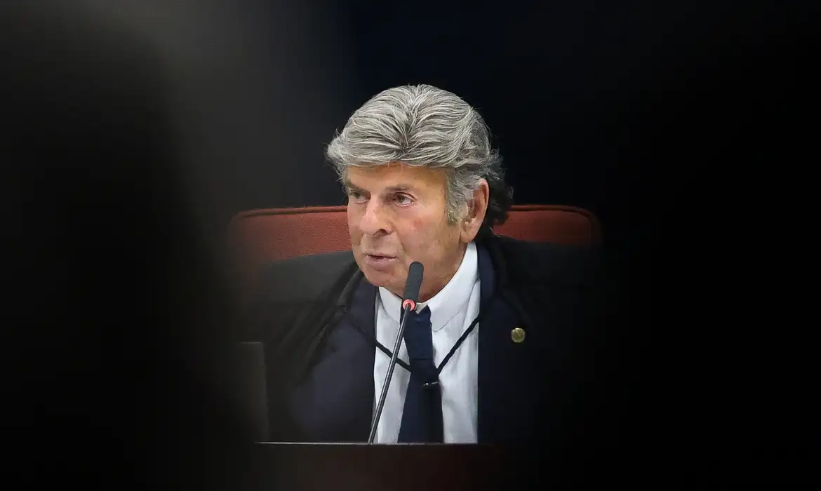 Fux pede autorização para ser transferido para Segunda Turma do STF