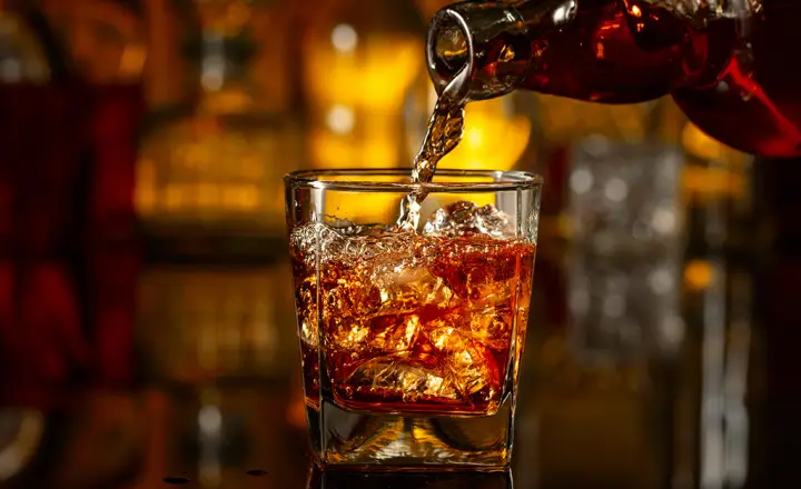 Senacon alerta sobre golpes com testes falsos de metanol em bebidas