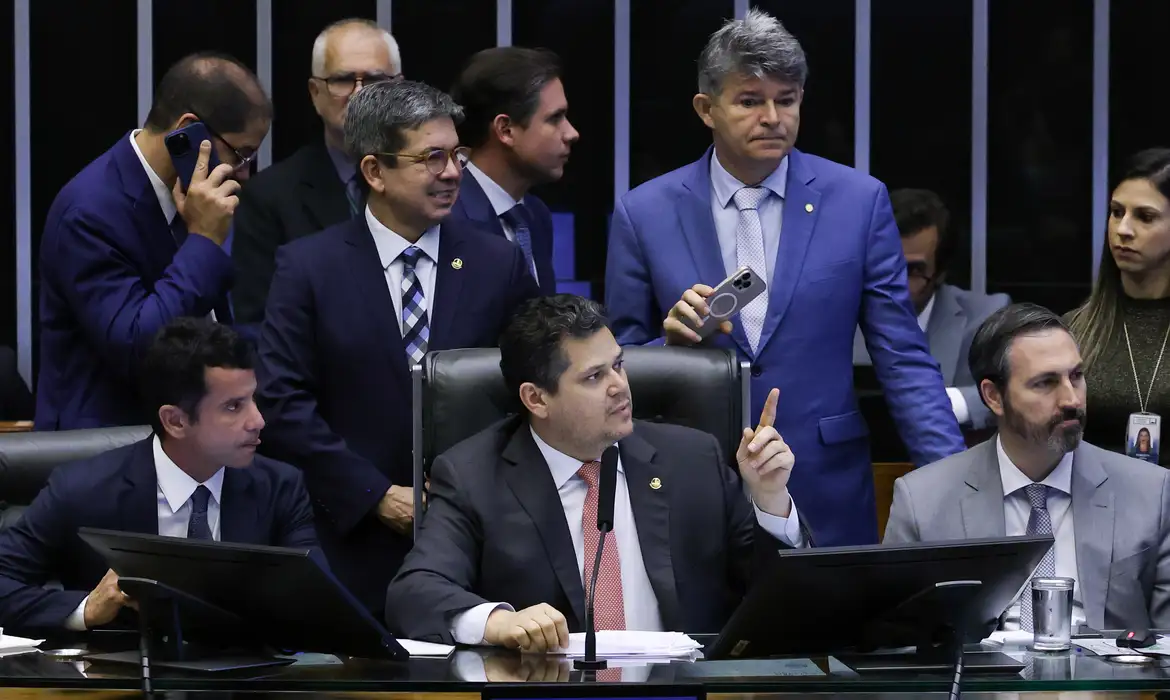 Congresso derruba 52 vetos de Lula ao chamado PL da Devastação