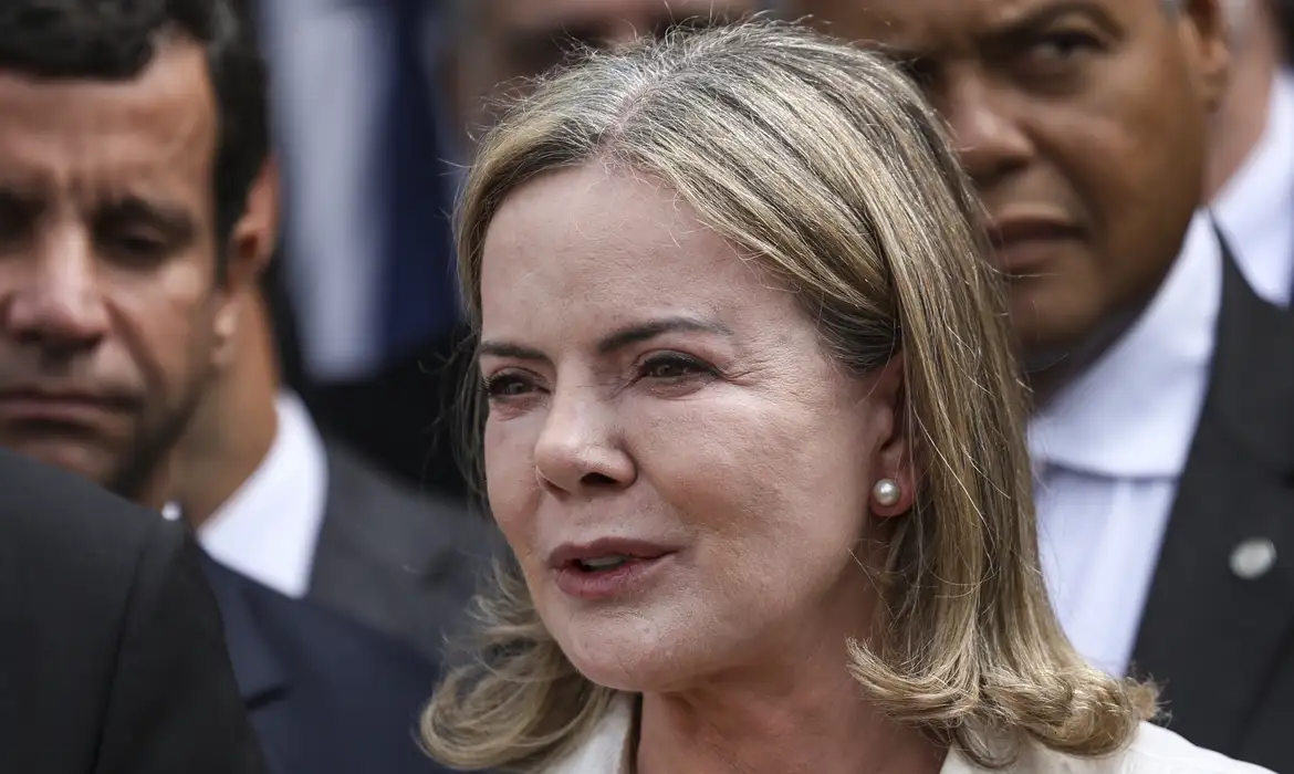 Gleisi diz que Motta garantiu novo texto do PL Antifacção antes da votação na Câmara