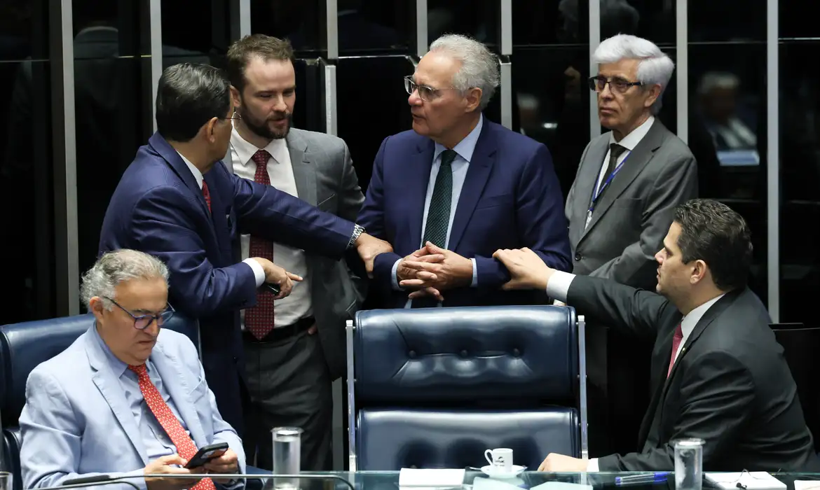 Senado aprova isenção do Imposto de Renda para quem ganha até R$ 5 mil