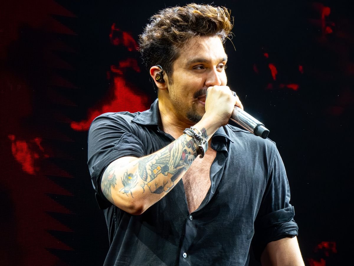 Luan Santana encanta o público europeu com shows lotados na França e Suíça