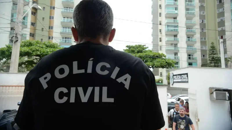 Polícia combate comércio ilegal de armas e munições no RJ e PR