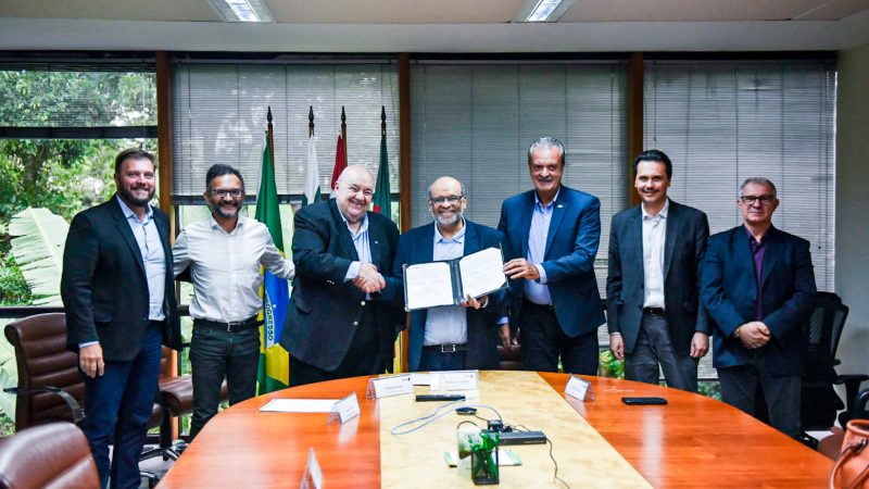 BRDE e IAT firmam contrato para gestão do Fundo de Recursos Hídricos do Paraná
