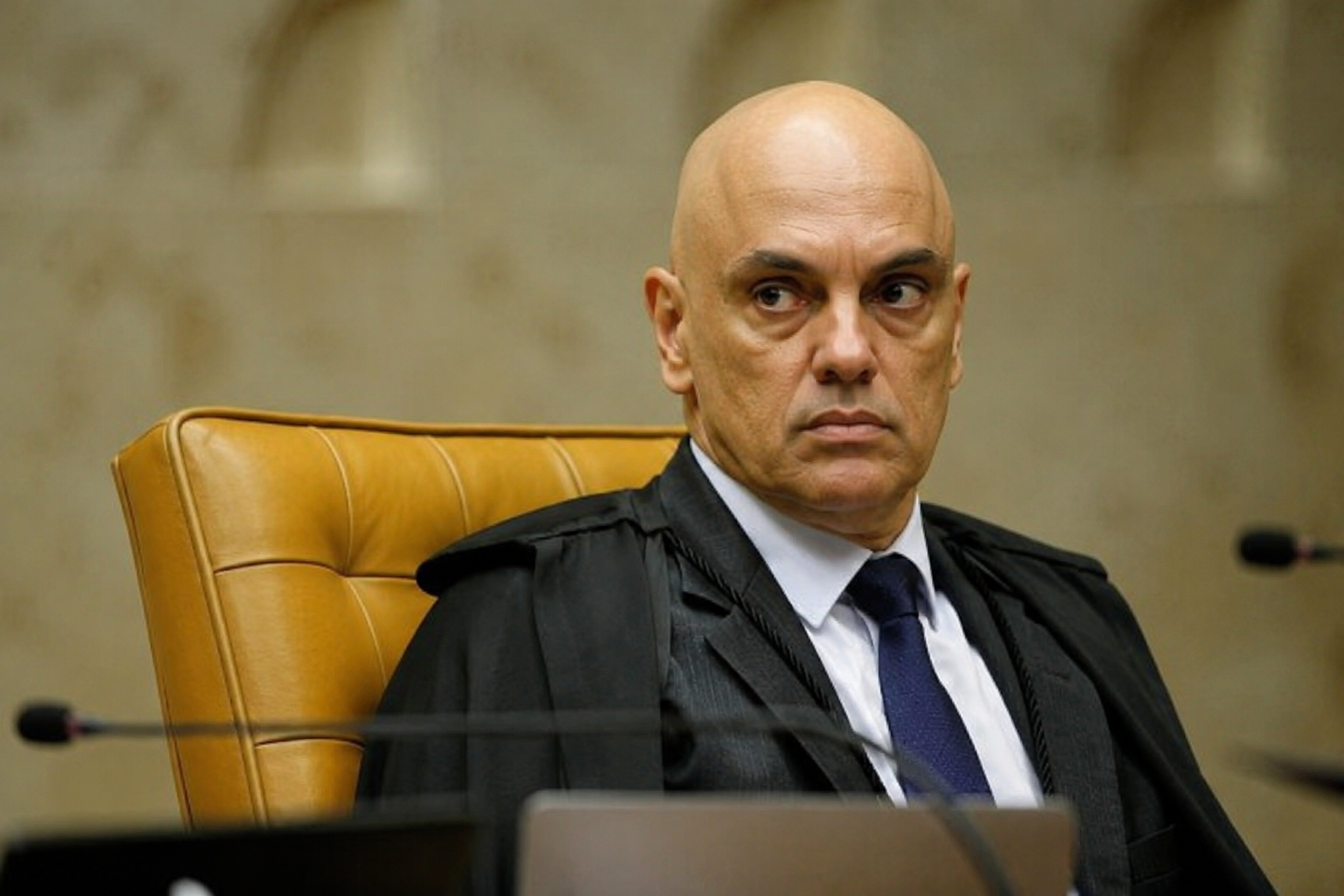 Moraes suspende aplicação da Lei da Dosimetria, promulgada na sexta
