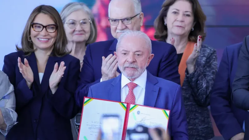 Lula sanciona lei que cria Cadastro Nacional de Agressores de mulheres
