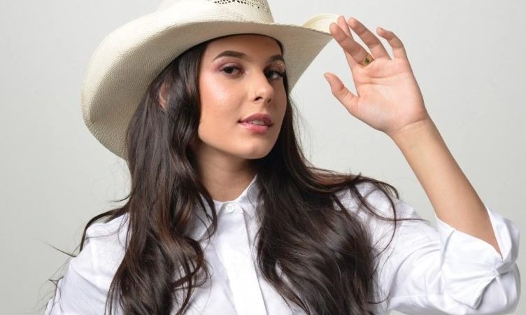 Ana Castela será atração do Natal de Campo Largo